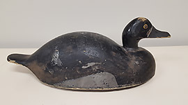 Hollow "turtle back" bluebill with a bottom board by Norm MacDonald of Prince Edward County, Ontario, ca. 1920. Wonderful form with a nice dry surface patina.