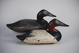 Tiny bufflehead by Oscar Ayres of Tuckerton, New Jersey, ex-collection of Shelburne Museum and so stamped.