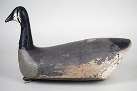 Roothead Canada goose by "Big Ike" O'Neal, Ocracoke Island, North Carolina. Multiple coats of paint, but the original root head.